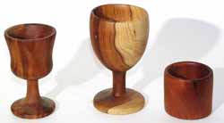 Vasos, joyeros, copas, juegos de licores, queseras, barriles, jarrones. chcaras, etc.