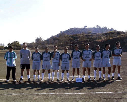 El equipo durante la presentacin en el campo de El Pinar.